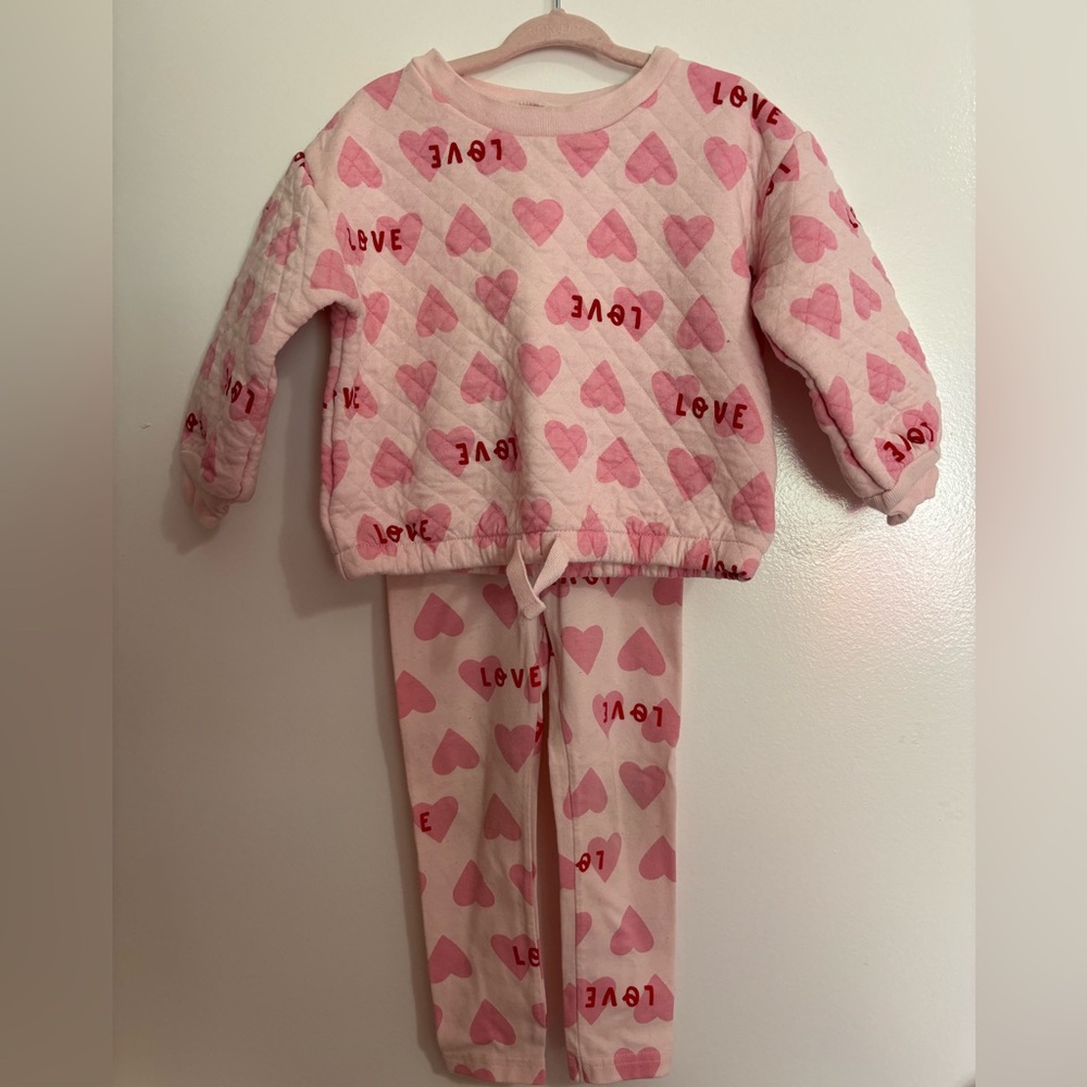 2T Valentine’s Day matching set *WORE ONCE*